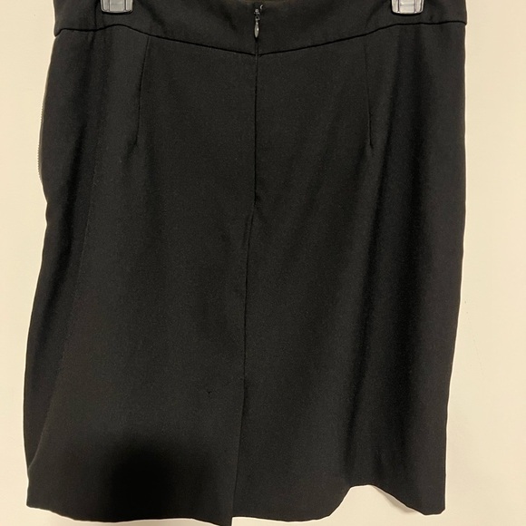 BANANA Republic Black Skirt with Zipper Slit on the side Size 10 - Picture 6 of 11